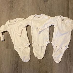 Newborn 0-3 month onesies. Never used!